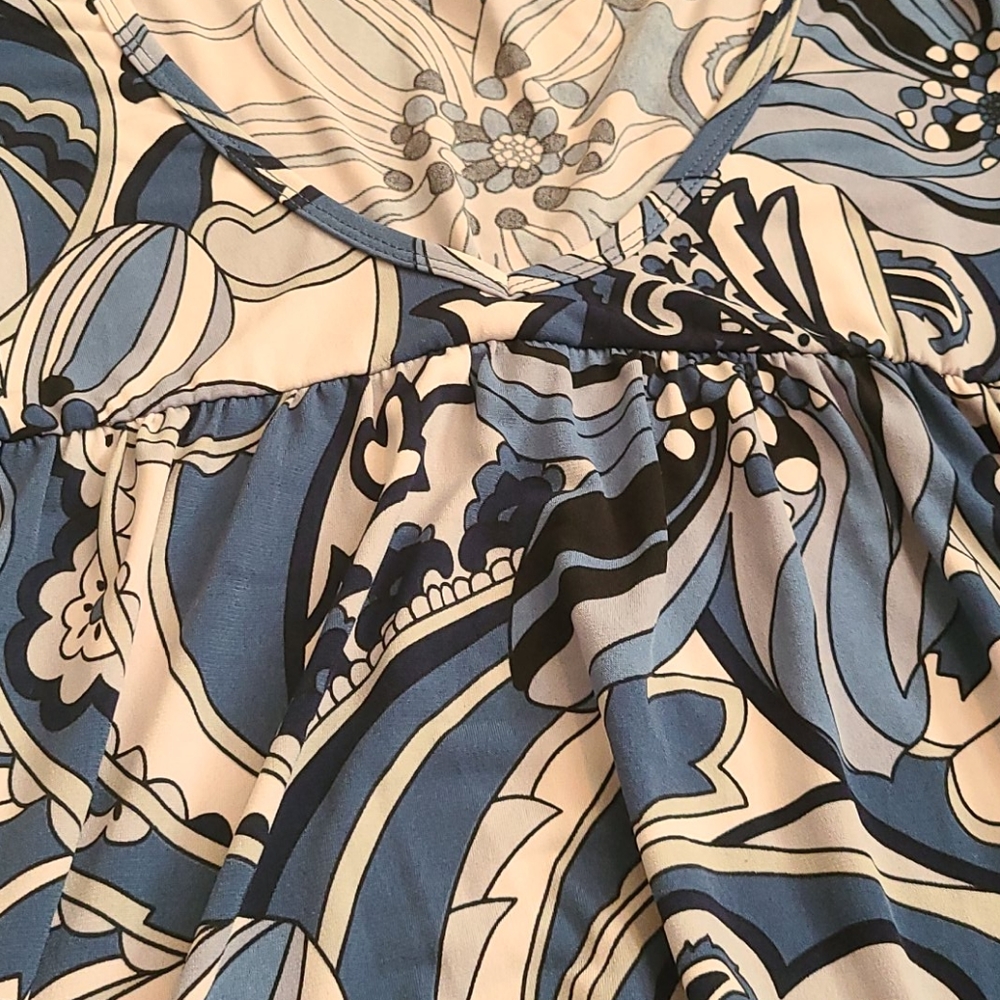 Fun Geometric Pattern Blouse Top - Picture 2 of 4